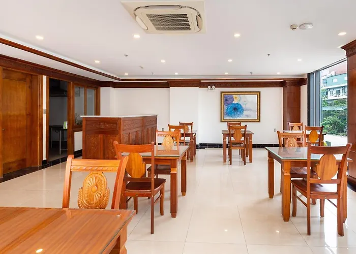 Silk Hong Ha Airport Hotel